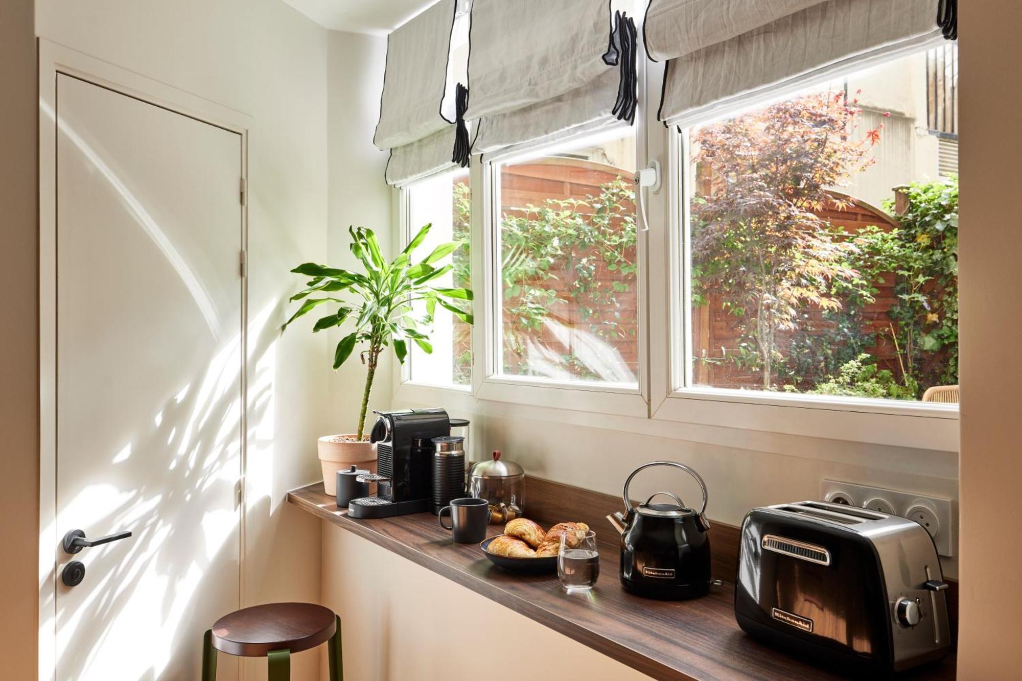 Stylish 2Br & 2Ba With Private Terrace Apartamento Paris Exterior foto