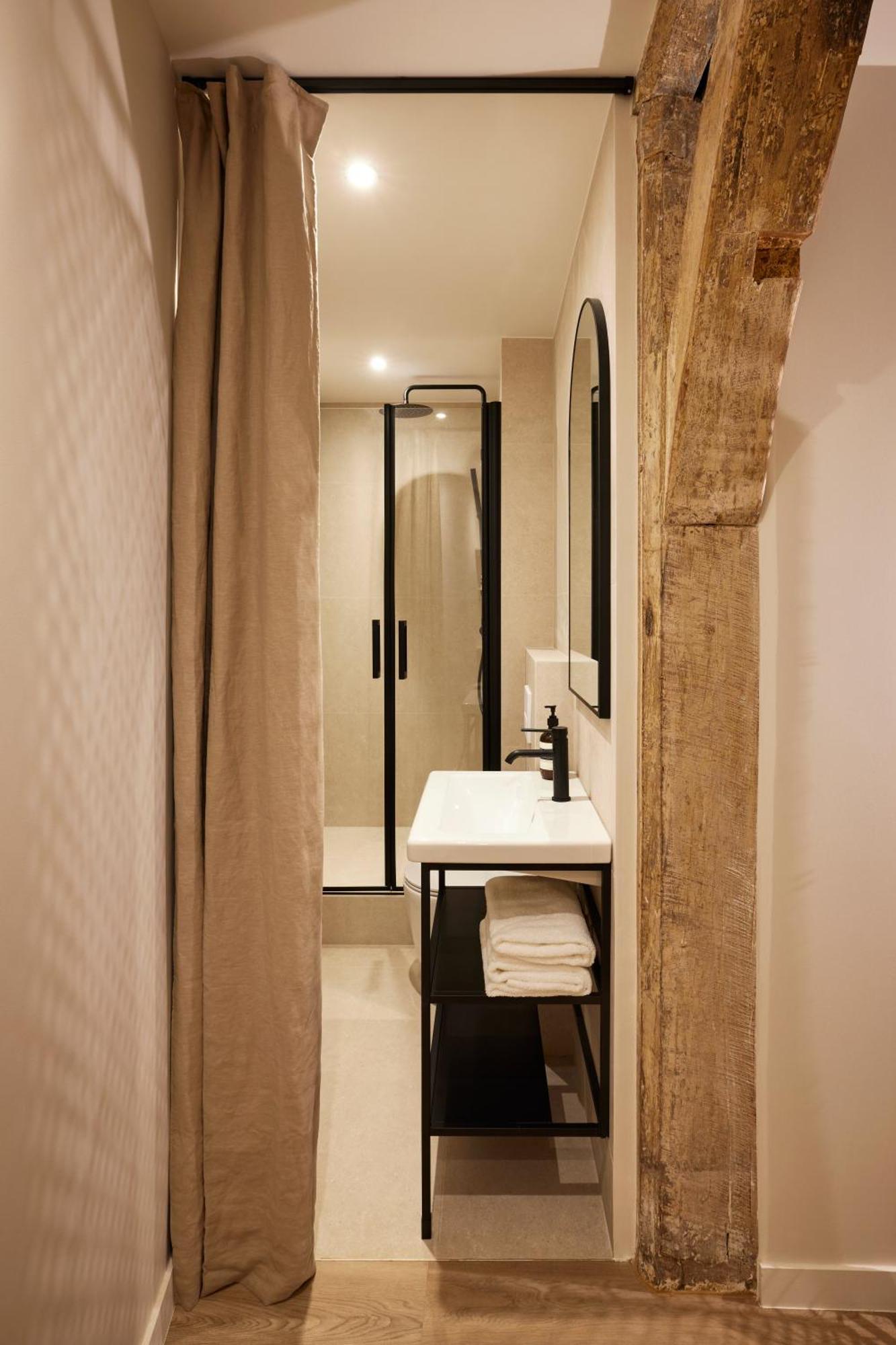 Stylish 2Br & 2Ba With Private Terrace Apartamento Paris Exterior foto